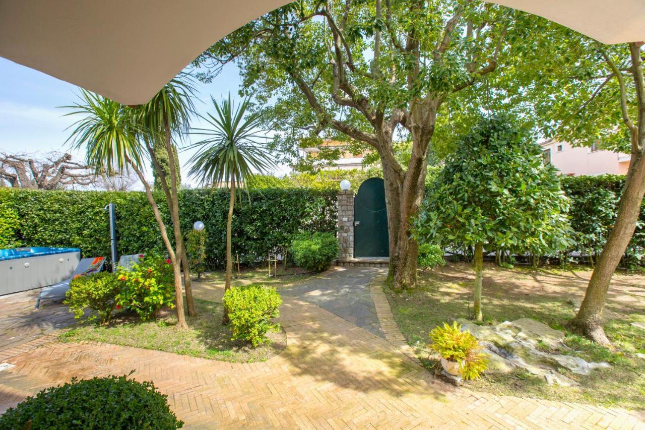 Amore Rentals - Resort Ravenna - Villa Dama Масса-Лубренсе Екстер'єр фото